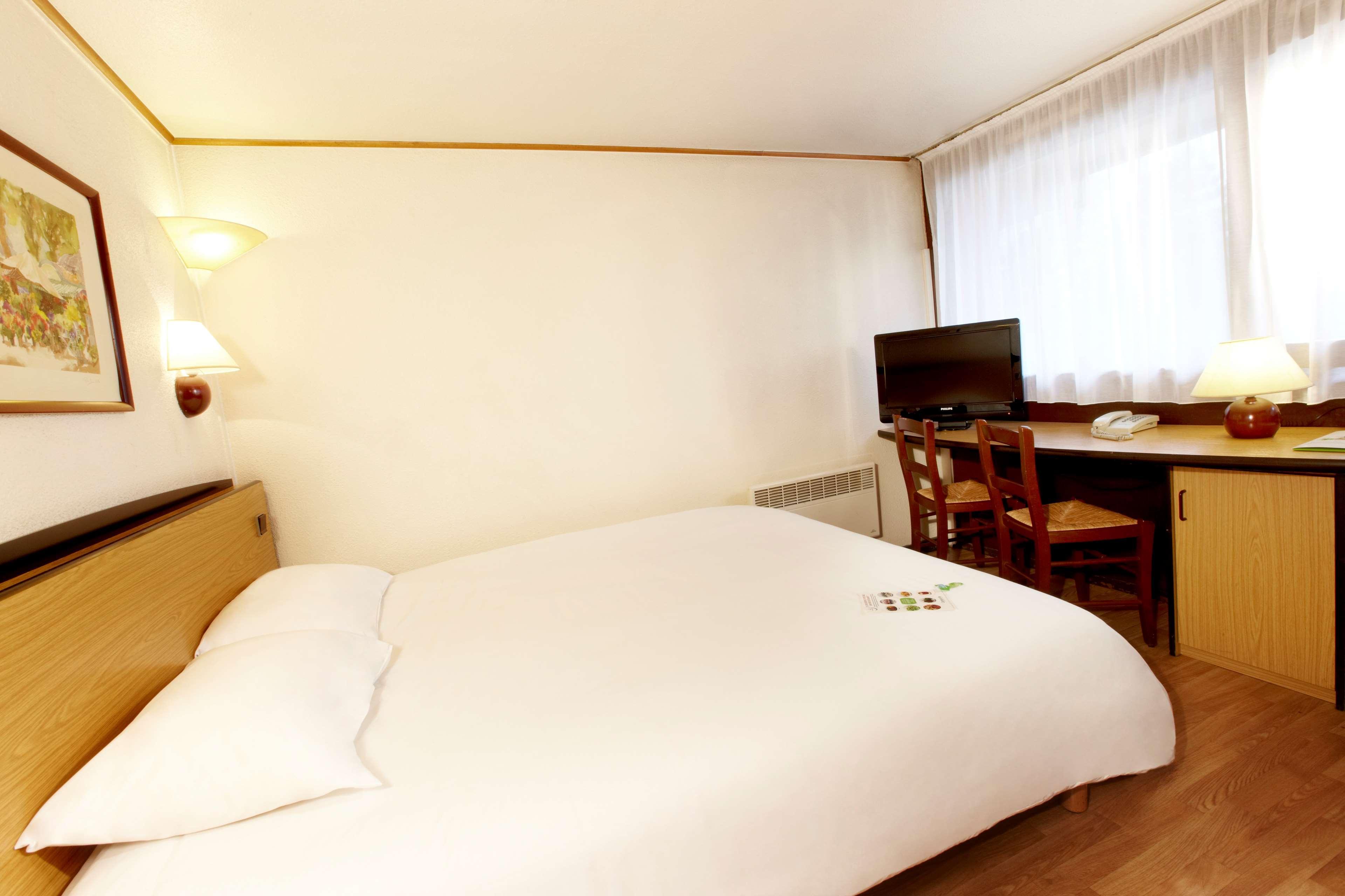 Campanile Saint-Avold Hotel Exterior foto