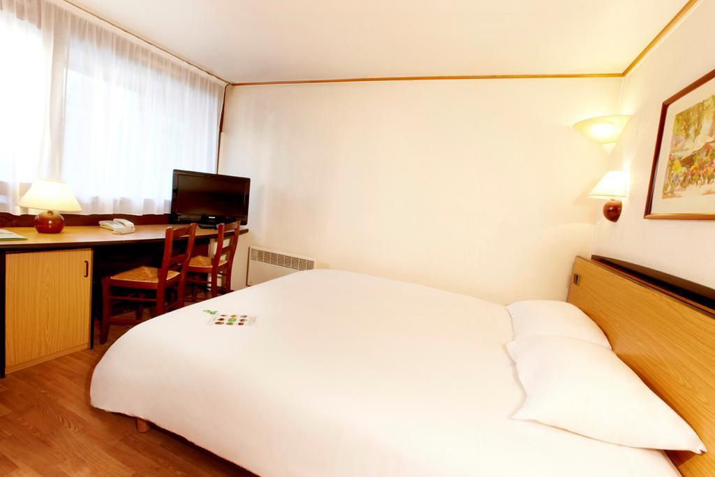 Campanile Saint-Avold Hotel Exterior foto